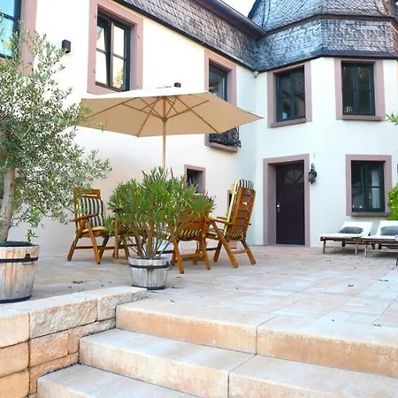 Halfenschaenke Modern Retreat *